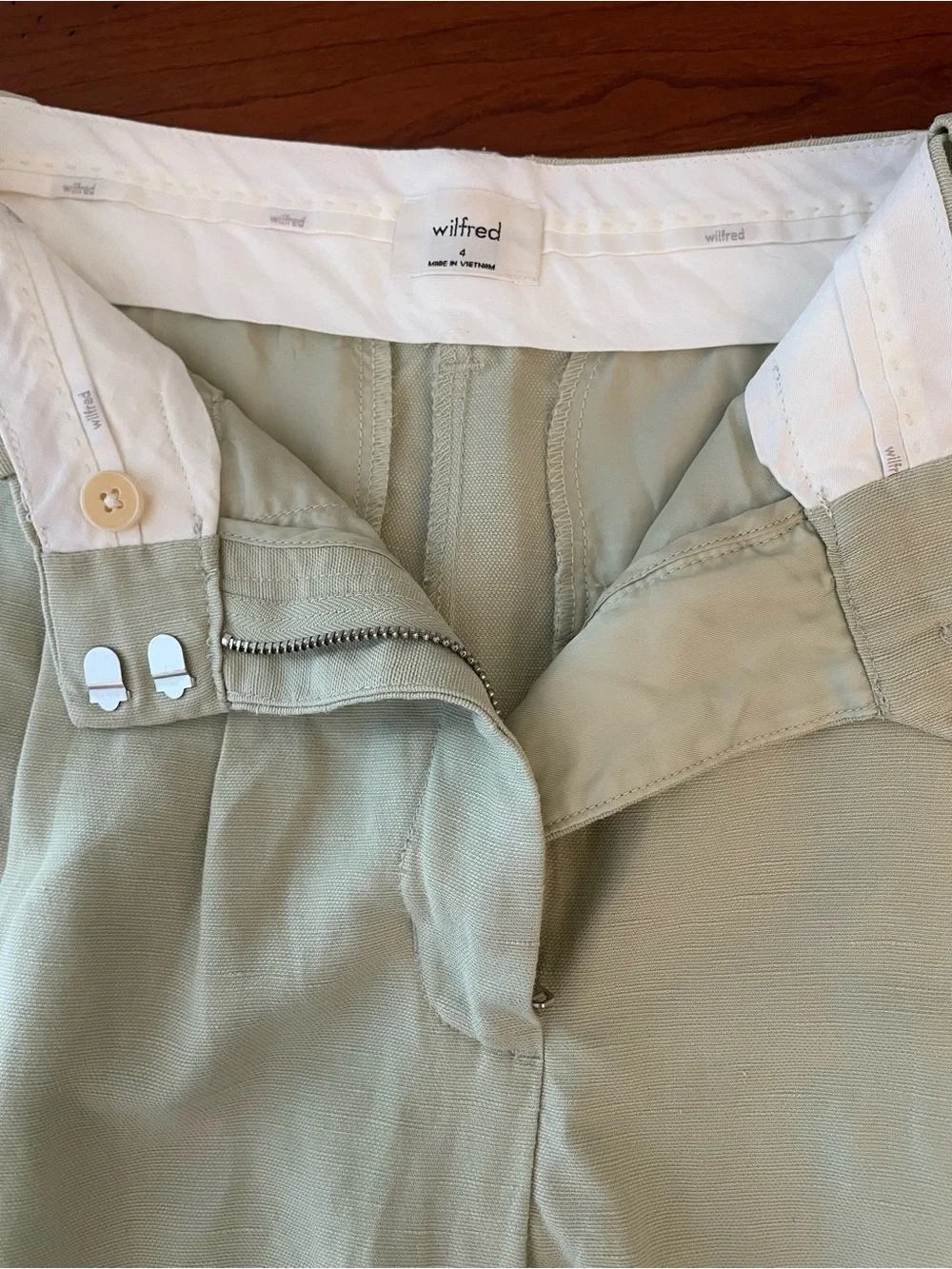 Aritzia Wilfred Carrot Pant Pastel Sage Green Linen TENCEL High Rise Trouser 4